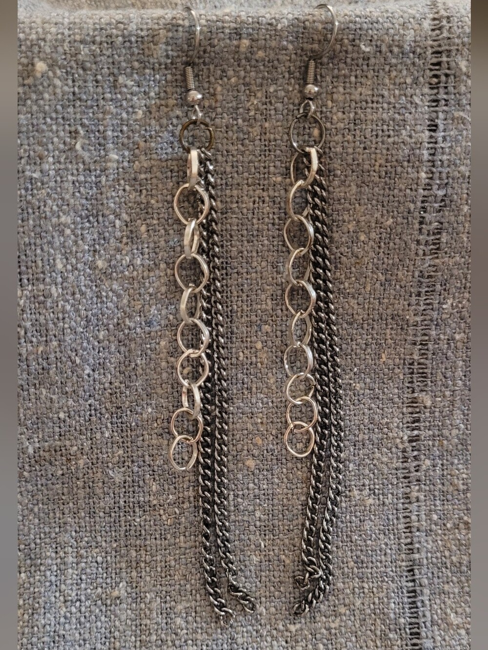 💜2 for $10💜 Bundle and save Silver-Tone Chain Drop Earrings